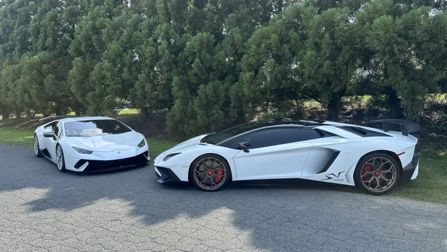 Shop photo white lamborghinis